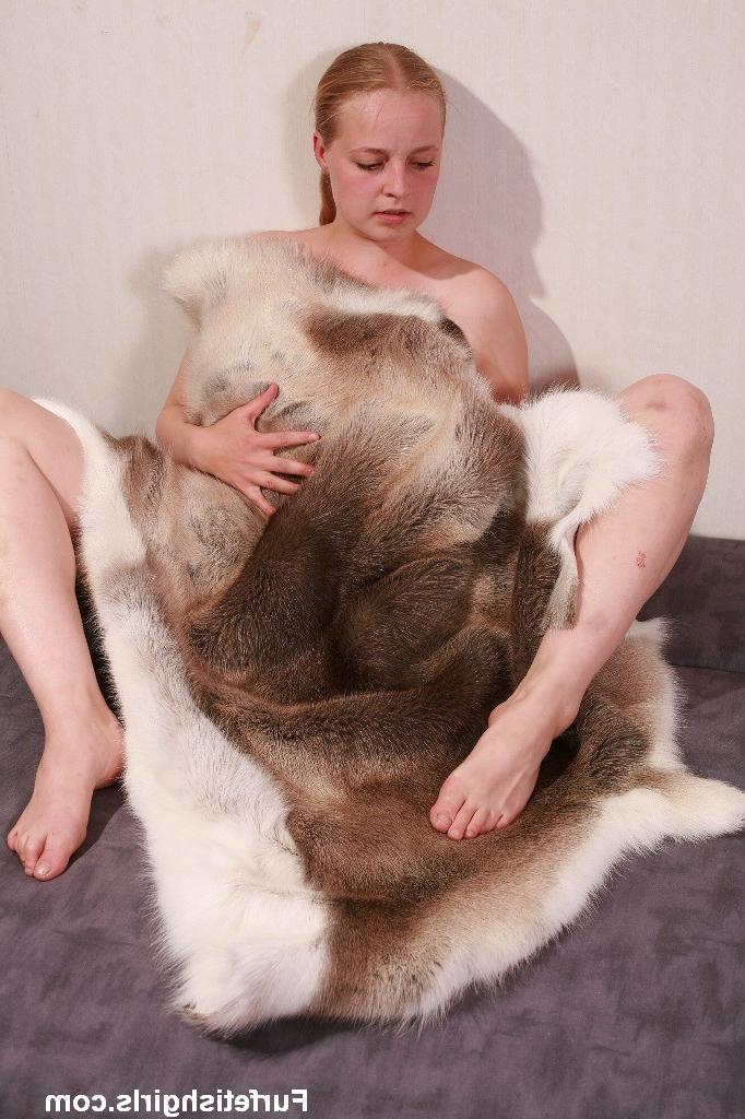 20P Sexy amateur enjoying her animal rug fur fetish