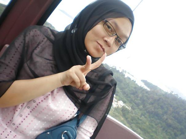 25P Hijab Asian Indo Girls