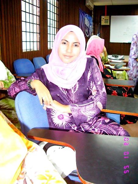 25P Hijab Asian Indo Girls