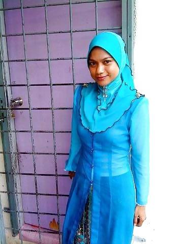 25P Hijab Asian Indo Girls