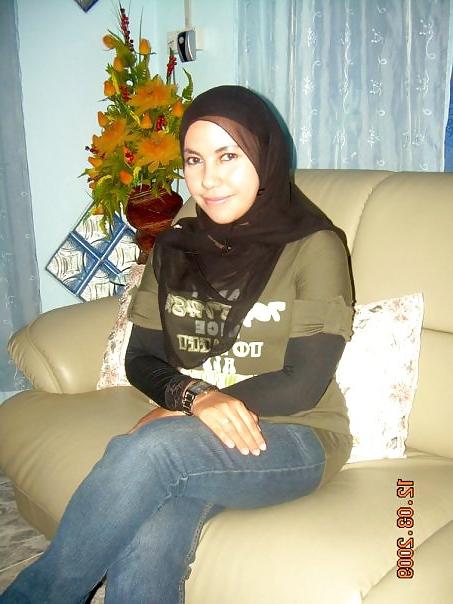 25P Hijab Asian Indo Girls