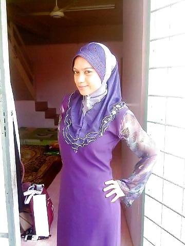 25P Hijab Asian Indo Girls