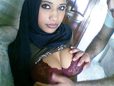 25P Hijab Asian Indo Girls