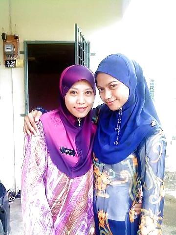 25P Hijab Asian Indo Girls
