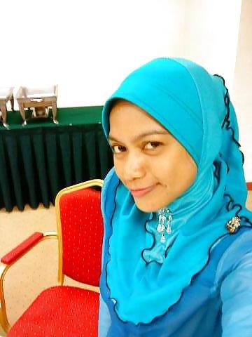 25P Hijab Asian Indo Girls