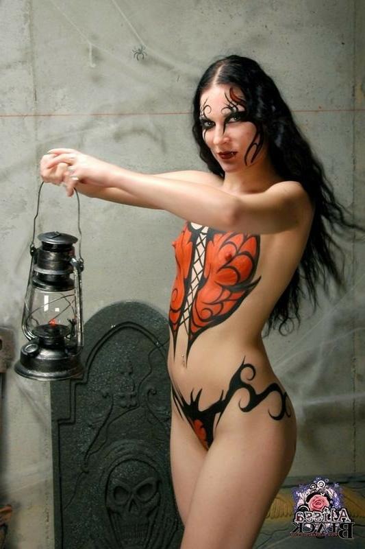15P Alissa Black In Goth Body Paint
