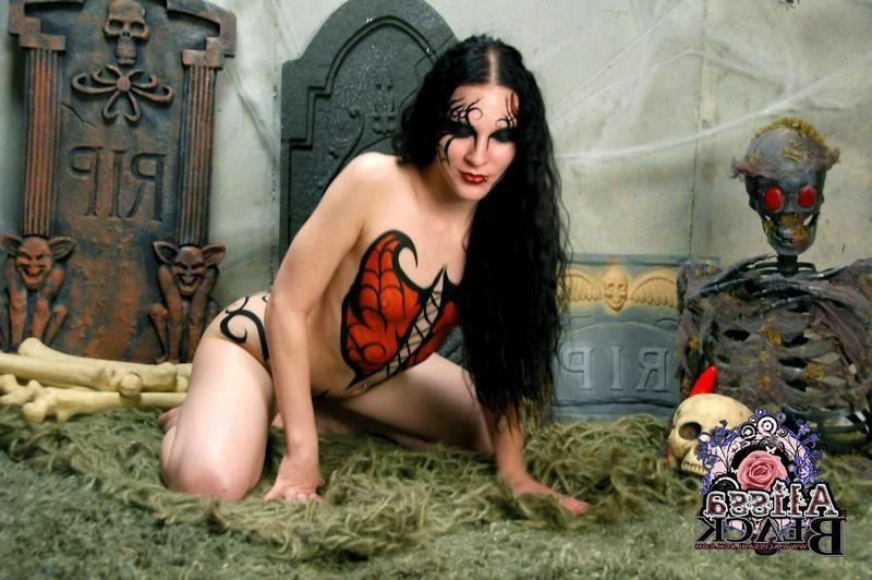 15P Alissa Black In Goth Body Paint