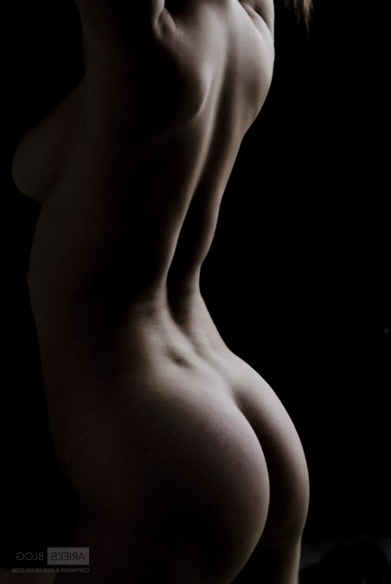 16P Artistic redhead