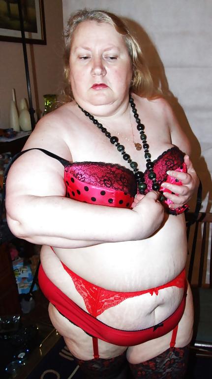 20P A.J. BBW Queen of England - The Lingerie Files
