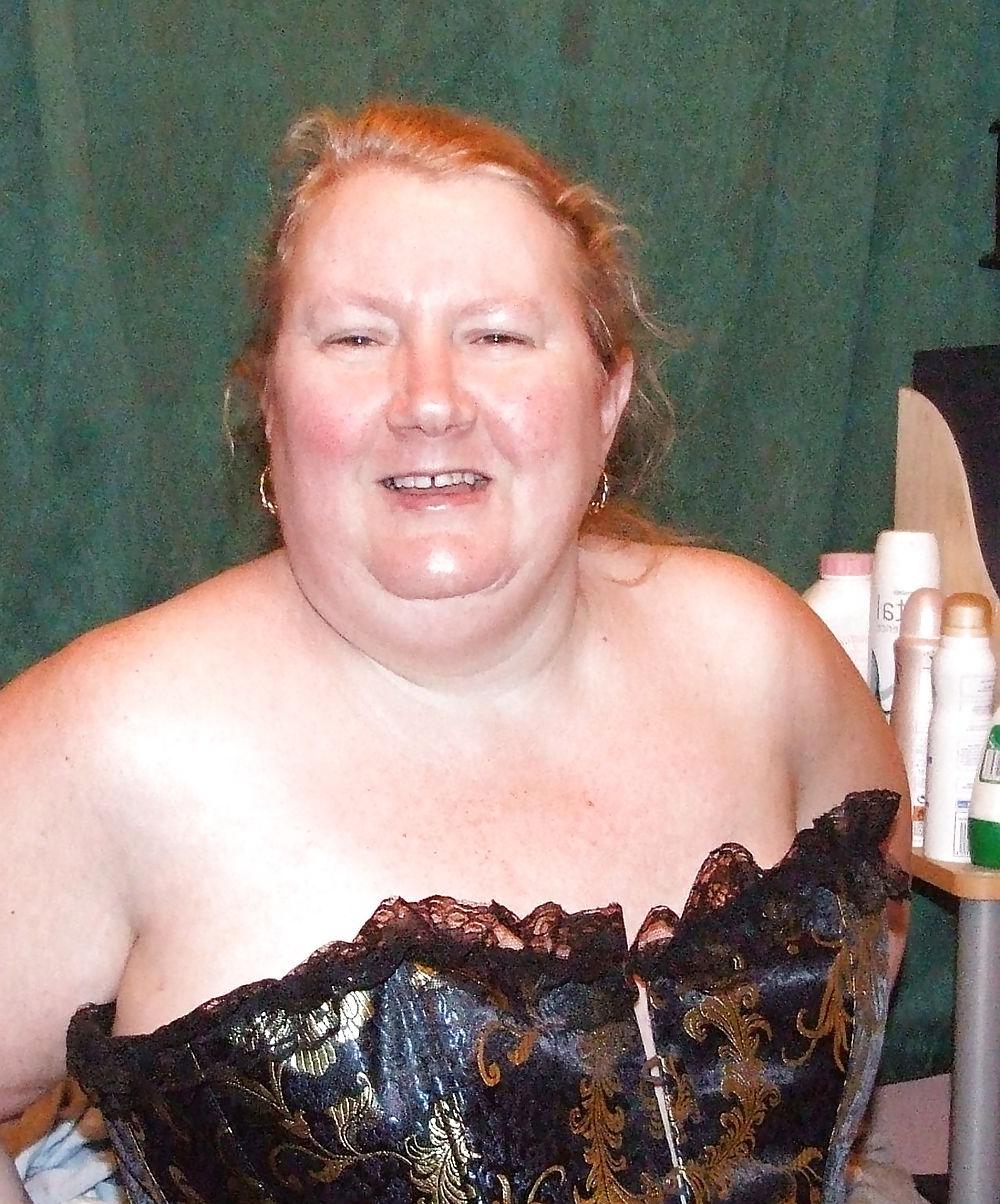 20P A.J. BBW Queen of England - The Lingerie Files