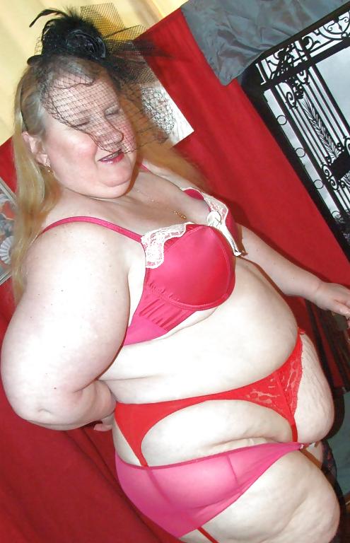 20P A.J. BBW Queen of England - The Lingerie Files