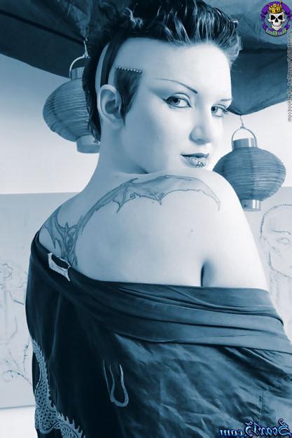 15P Stunningly beautiful goth Scar shows her tattoo