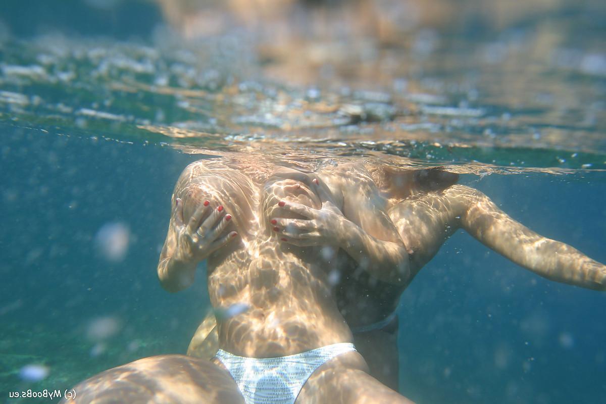 16P Aneta and Kora UnderWater