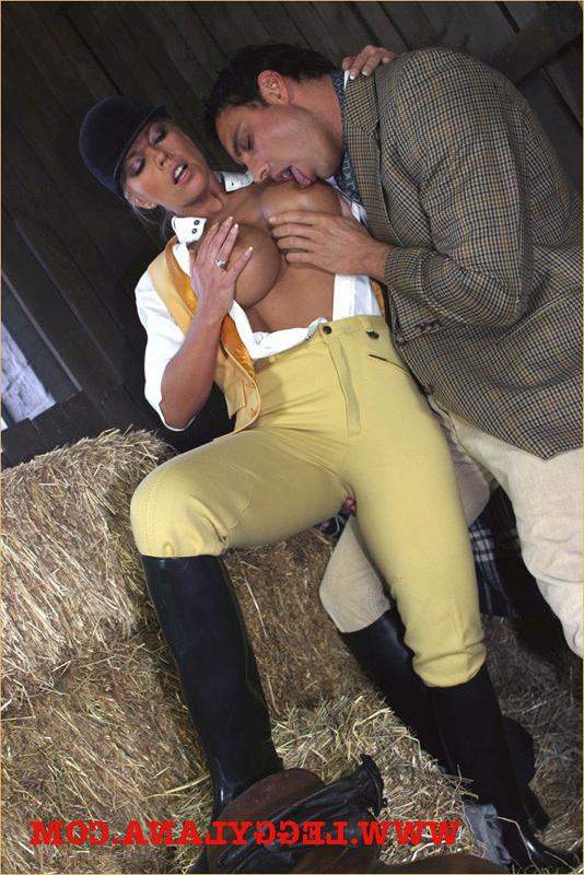 12P Lana Karenina give blowjob