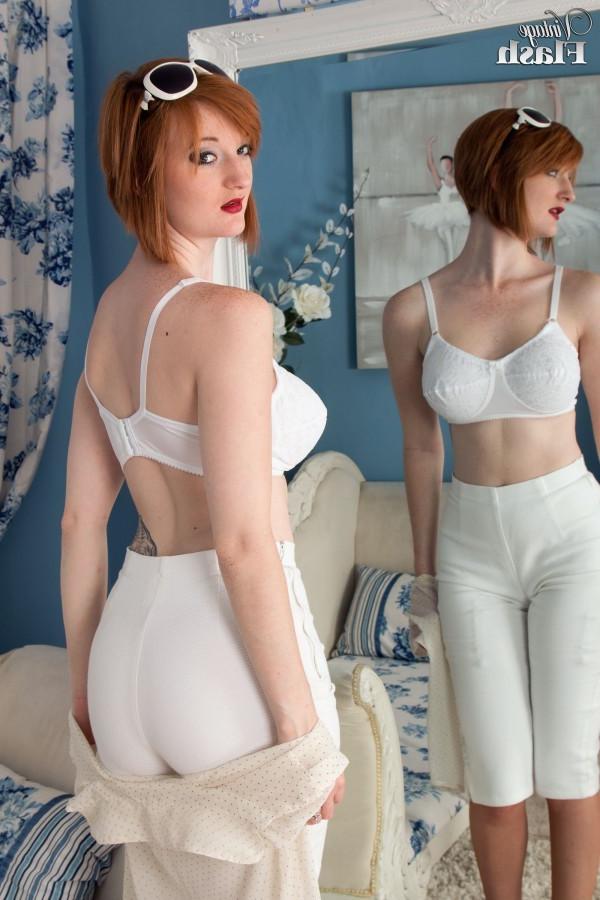 15P Zara peels off to display white classic lingerie and FF nylons