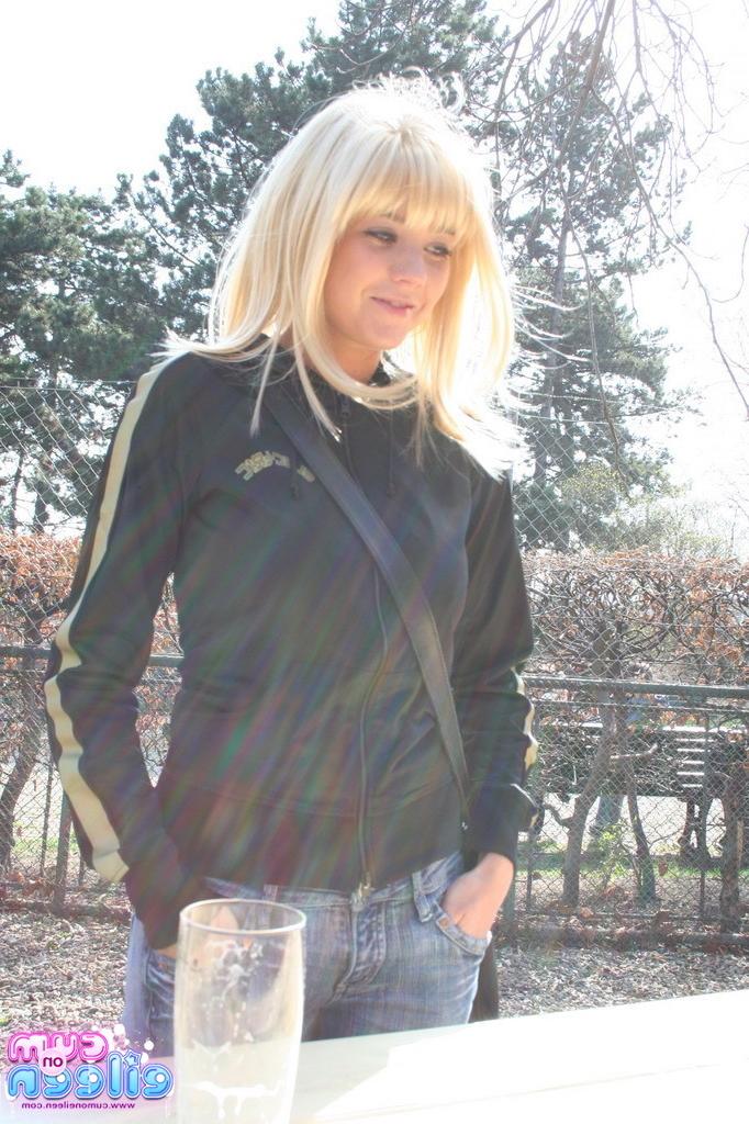 16P Busty blonde outside