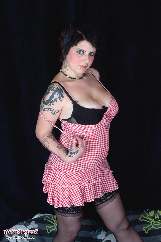 15P Goth Fallen Angel shows off her big juggs and finger fucking
