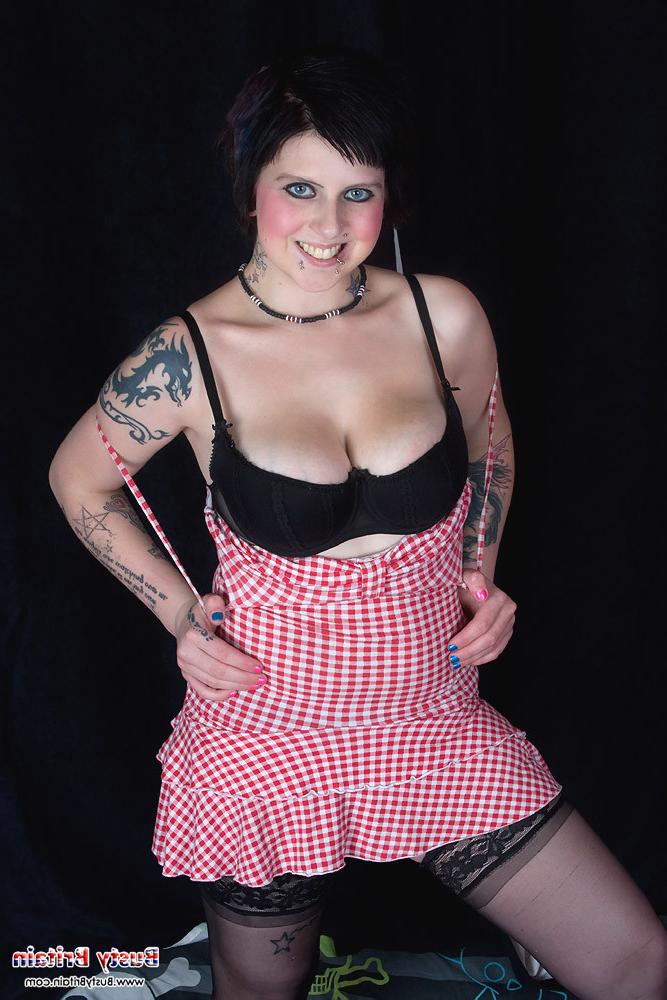15P Goth Fallen Angel shows off her big juggs and finger fucking