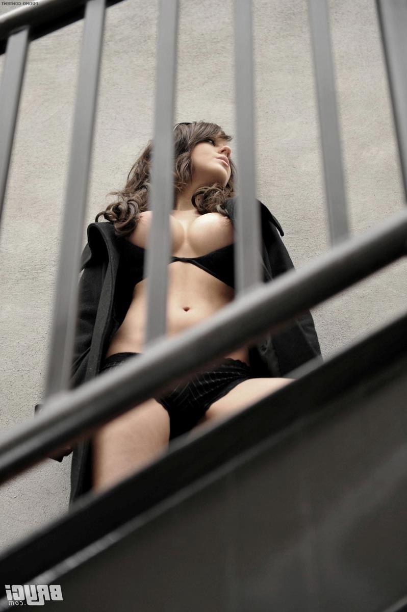 15P Busty babe flashing in public outdoors