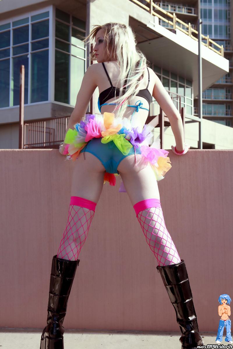 15P Hot Raver babe with a great ass showing her body off in public