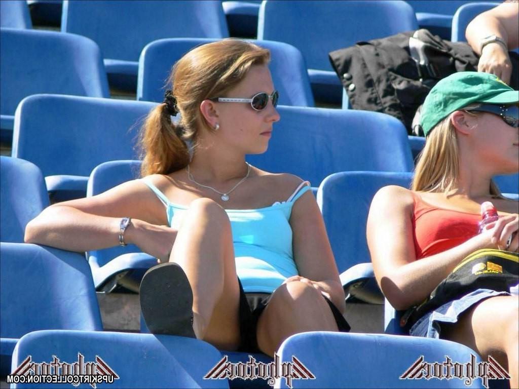 12P Upskirt voyeur pictures made by pro hunters in public