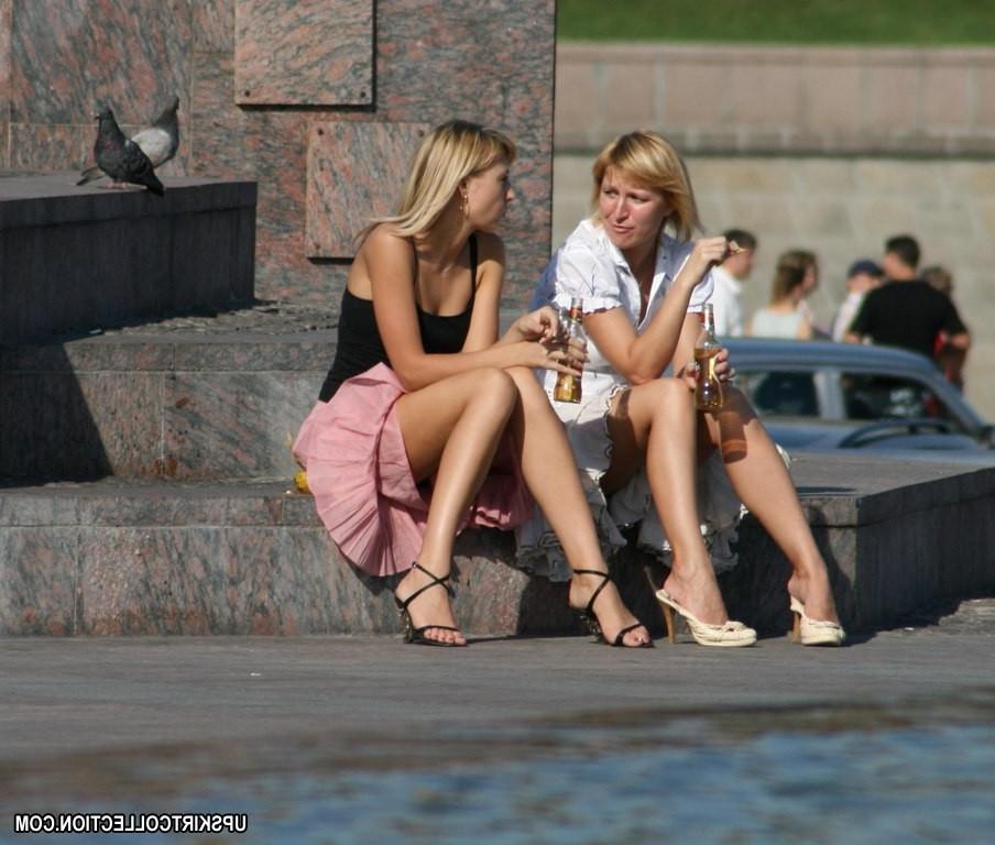 12P Upskirt voyeur pictures made by pro hunters in public