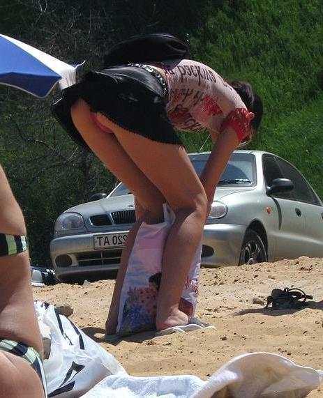 15P Incredible dolls' upskirt shot in public places