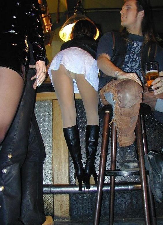 15P Incredible dolls' upskirt shot in public places