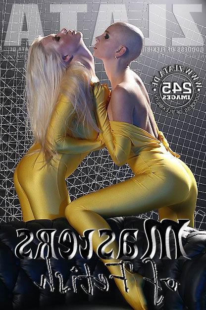 15P Flexi Zlata doing sexy contortions