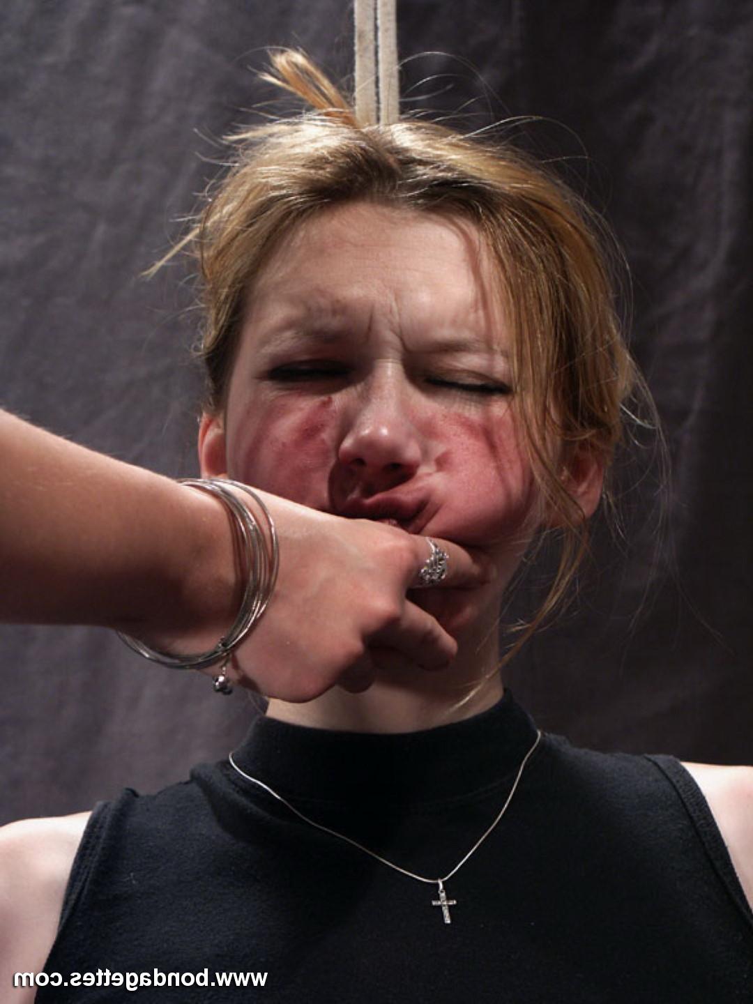 16P Amateur subbie Isanne is bound up by her cruel Mistress and then