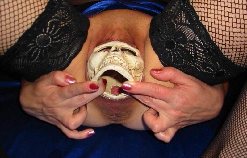 16P extreme and weird homemade pussy insertions