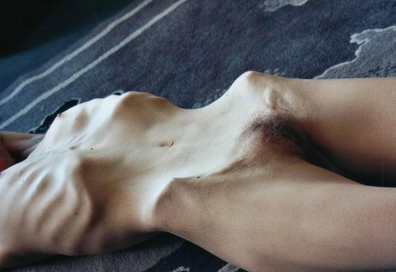 16P anorexic girls showing off their goodies
