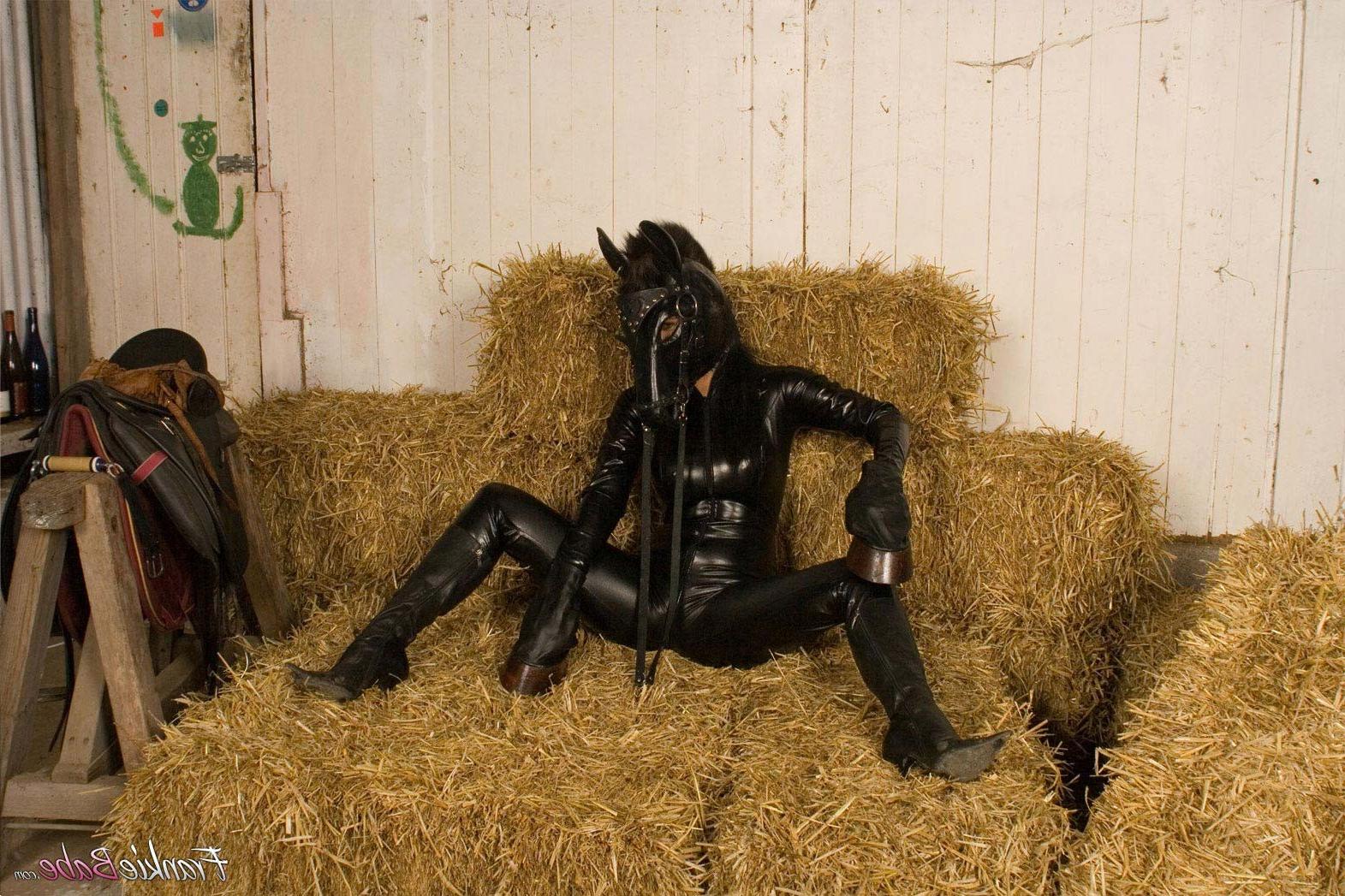 13P Busty blonde lesbian Frankie in bondage kinky latex action with girlfriends even