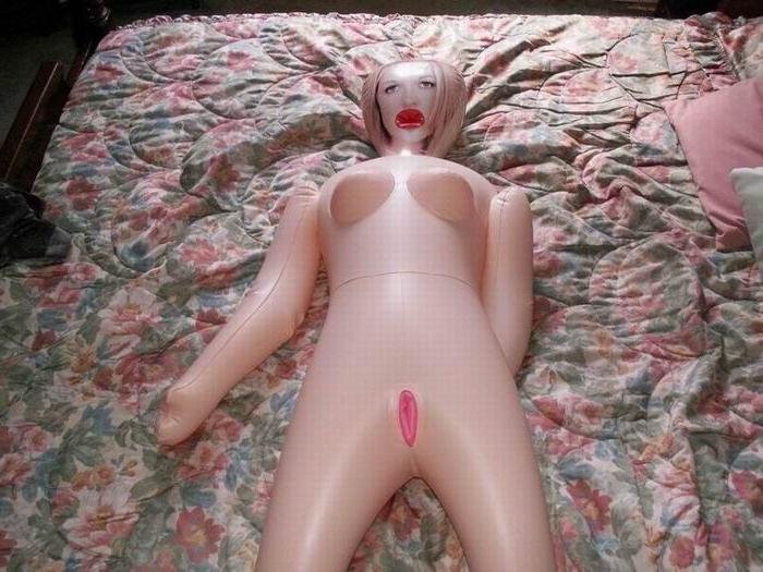 18P Real doll gets fucked by kinky guy