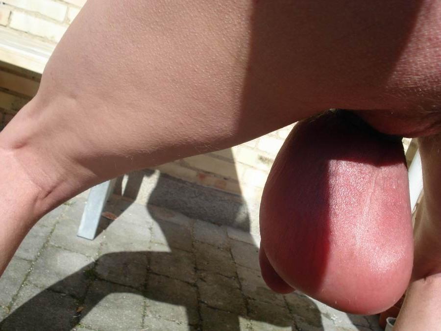 18P guy showing his kinky pumped cock