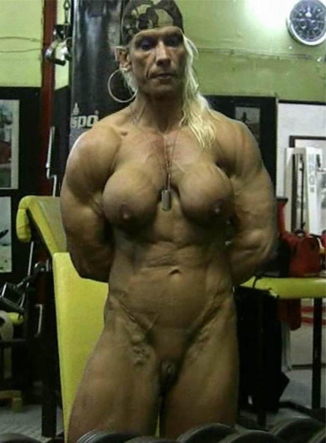 20P sexy muscular mature poser