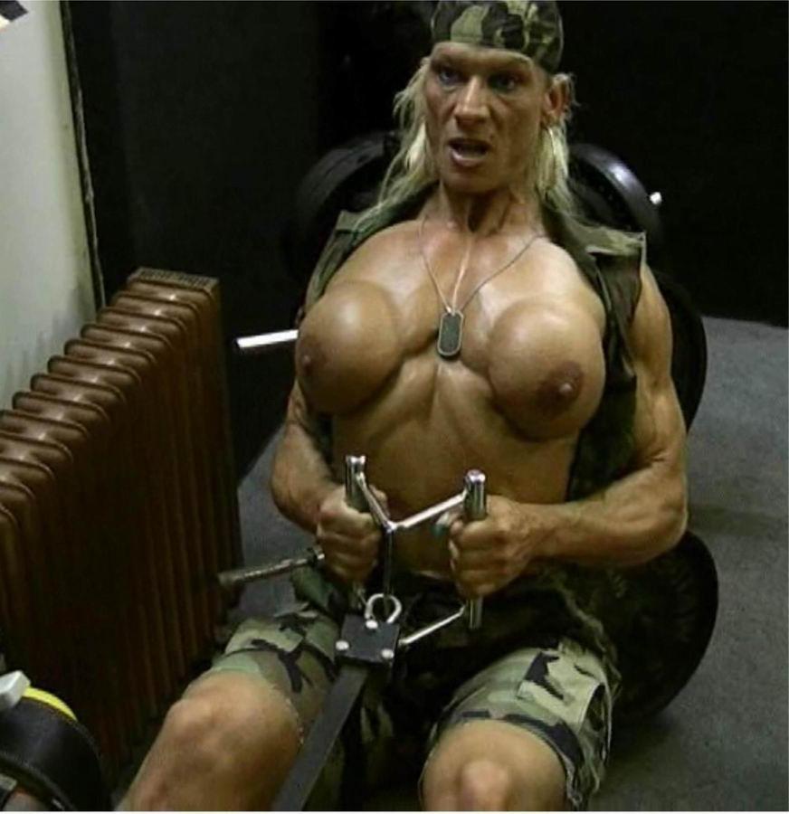 20P sexy muscular mature poser