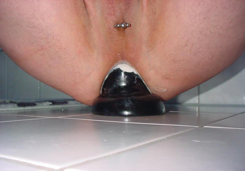 17P extremely huge dildos in actions