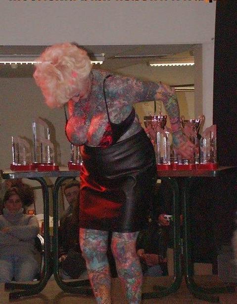 15P Extreme tattoo and piercing