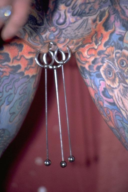 15P Extreme tattoo and piercing