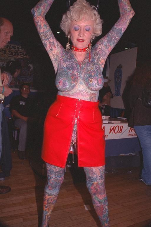 15P Extreme tattoo and piercing