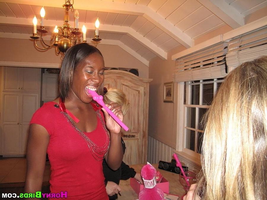 15P Amateurs crave large anonymous cocks at CFNM party