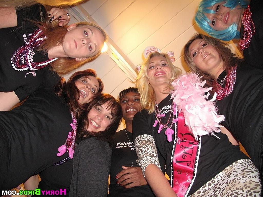 15P Amateurs fondling and sucking cock at CFNM party