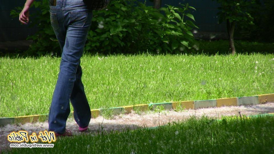 16P Cutie finds no better place to wet her pants than this quiet playground