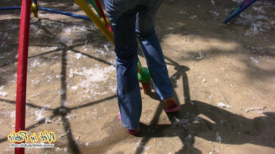 16P Cutie finds no better place to wet her pants than this quiet playground