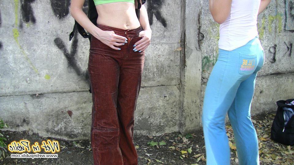 16P Two traveling girlfriends can't find the toilet and pee their pants