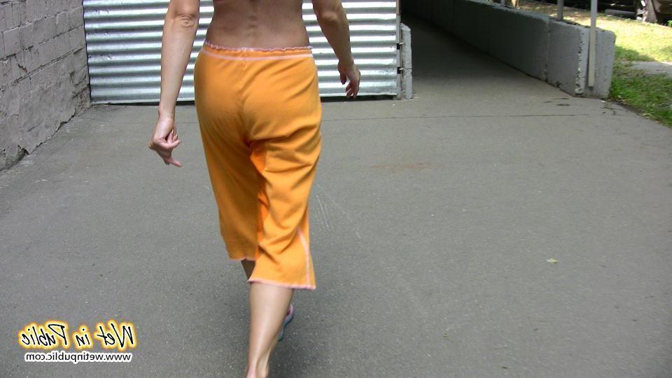 16P Cute amateur wets her orange breeches on the way home from the beach