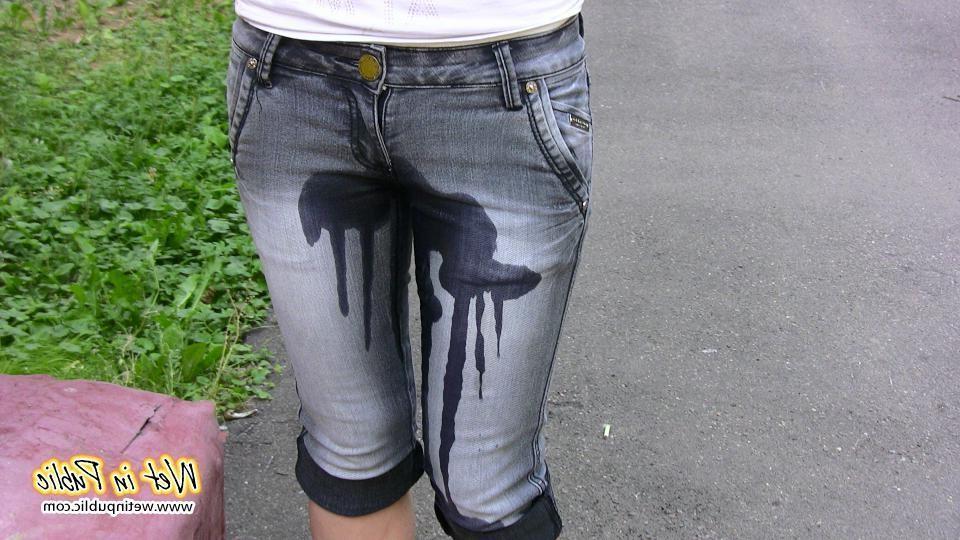 16P This gal drank too much and ends up desperately wetting her sexy jeans