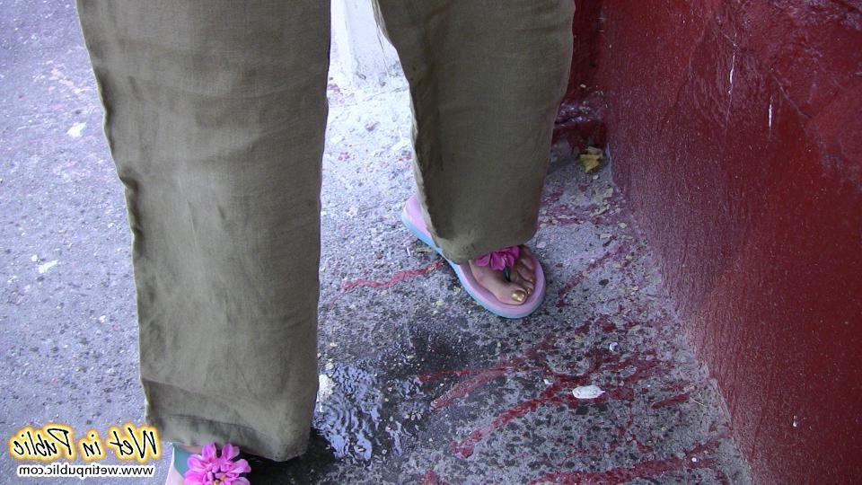 12P Fair hotsy does her best to keep urine in but pisses herself in public