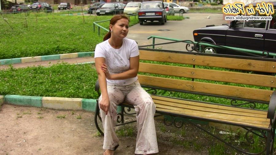 15P Confused babe desperately tries to hide her public pissing disgrace